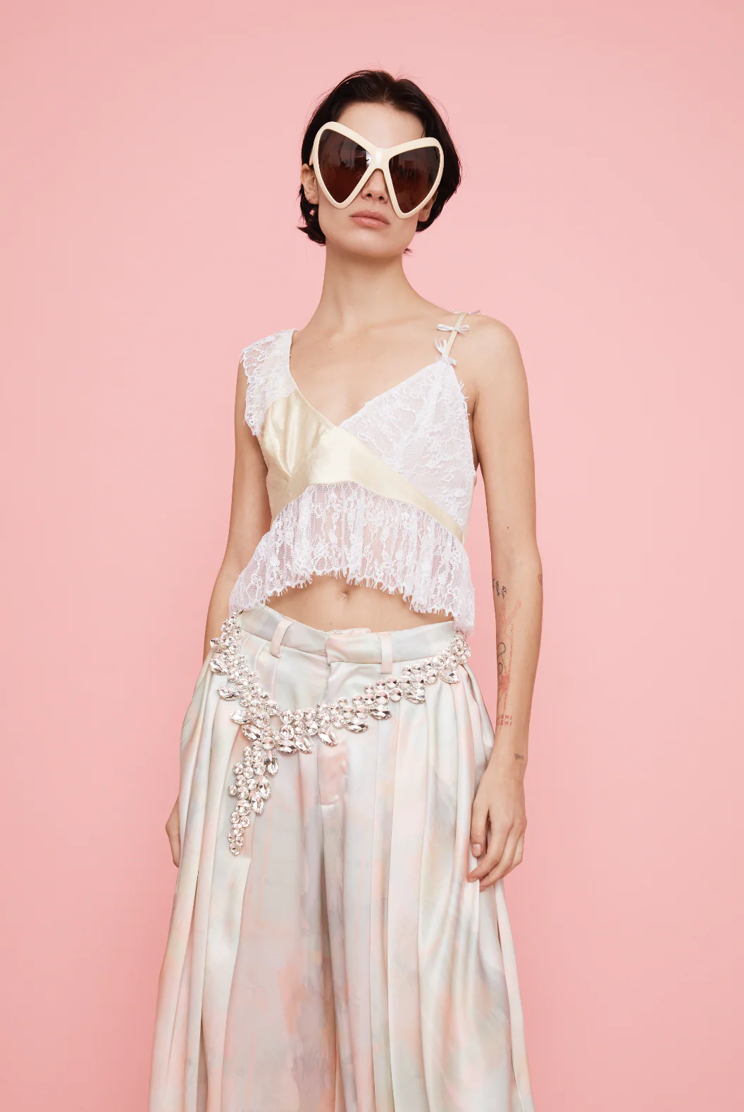 CRYSTAL CLEAR CHANDELIER NECKLACE - Image 4