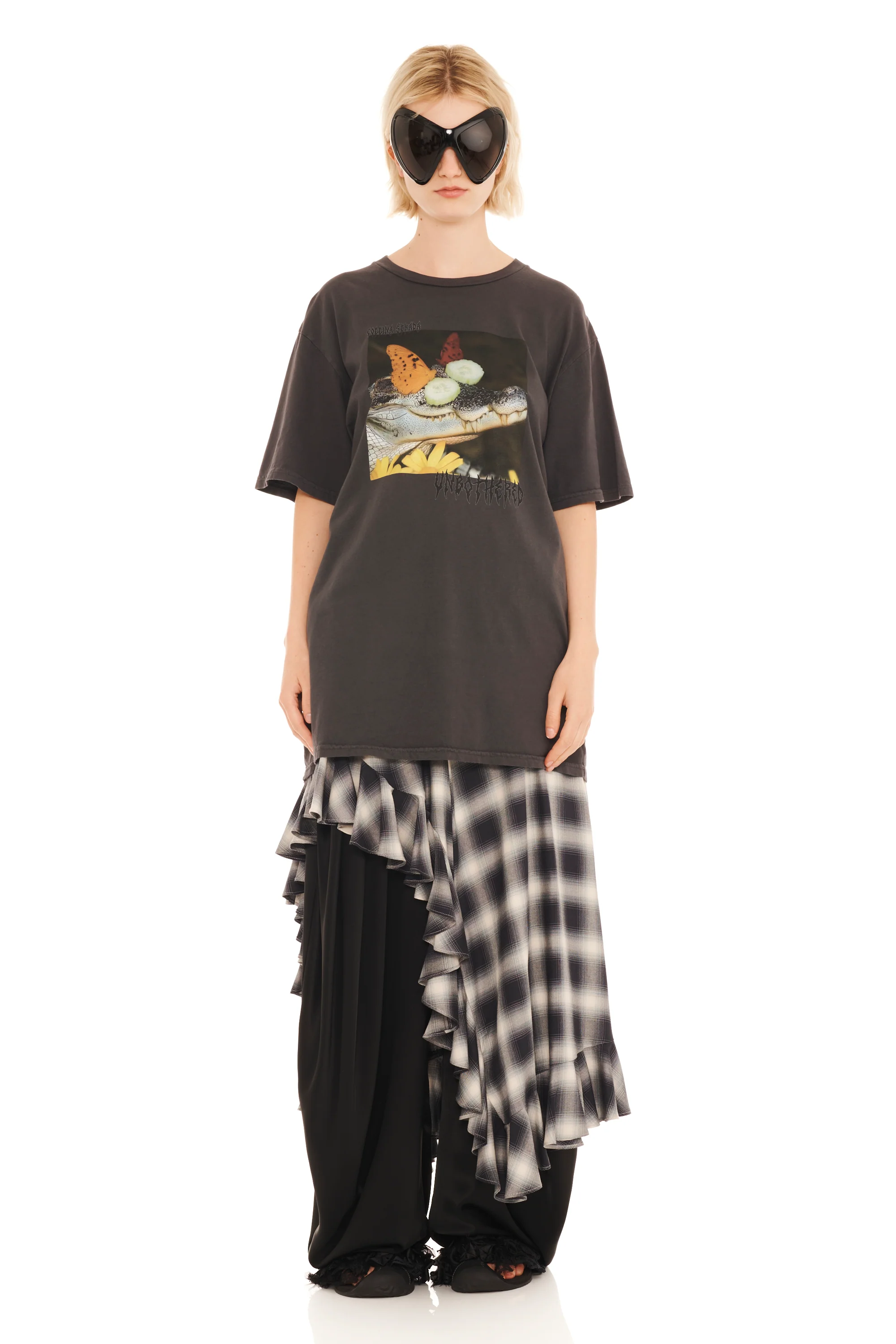 UNBOTHERED GRAPHIC TEE - Image 5